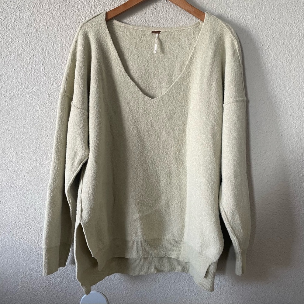 Free People Oversized Sweater Women’s S Marzipan Ivory V Neck Pullover Boho Soft - Picture 4 of 14